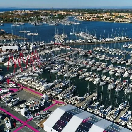 Ботель Nights On A Boat At The Quay - Richelieu Beach Atypical Rental Агд