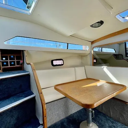 Ботель Nights On A Boat At The Quay - Richelieu Beach Atypical Rental *